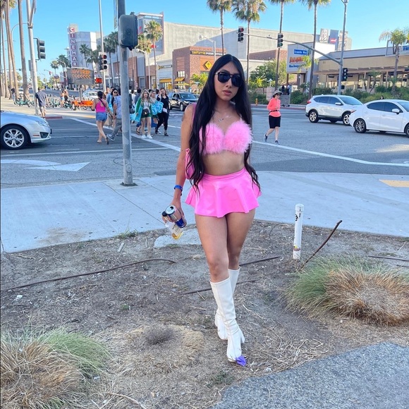 Festival pink fur faux fluffy bra - Picture 5 of 5